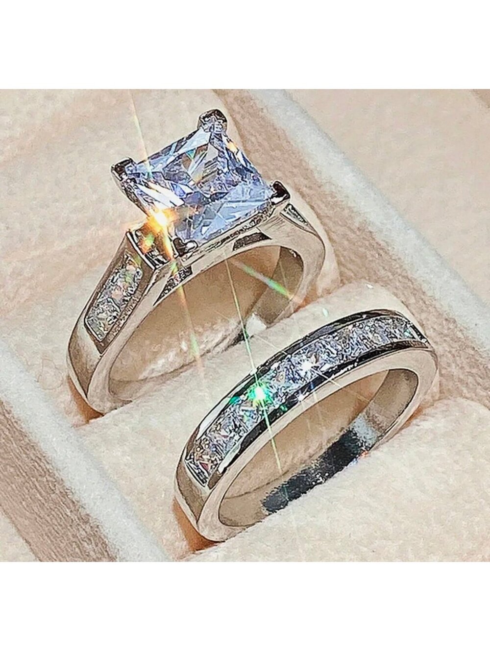 New - Luxurious Zirconia Engagement Style Ring Set - Size 5